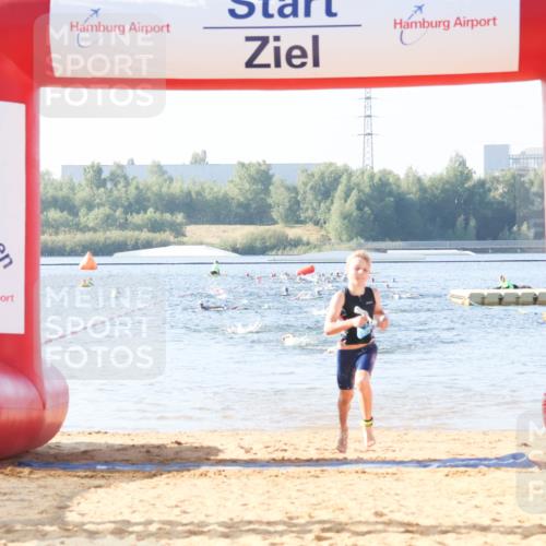 01.09.2024 - 17. Tribühne Triathlon Luisa Fischer http://msf.ph/oto/6921894 01.09.2024 09:28:40 Schwimmen 72, 117 meine-sportfotos.de