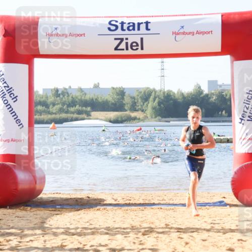 01.09.2024 - 17. Tribühne Triathlon Luisa Fischer http://msf.ph/oto/6921901 01.09.2024 09:28:41 Schwimmen 72, 117 meine-sportfotos.de