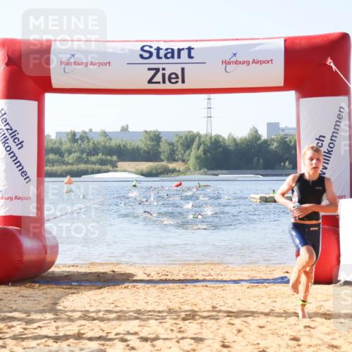 01.09.2024 - 17. Tribühne Triathlon Luisa Fischer http://msf.ph/oto/6921903 01.09.2024 09:28:42 Schwimmen 72, 117 meine-sportfotos.de