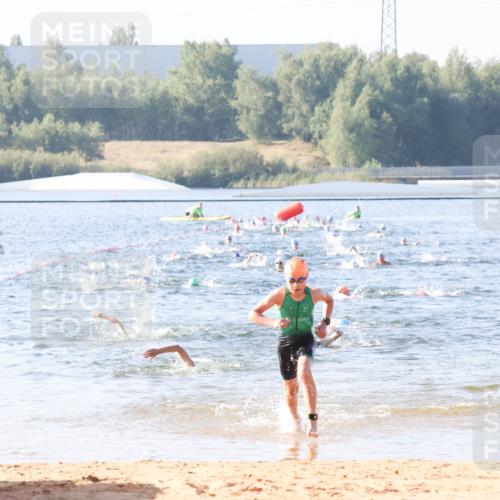 01.09.2024 - 17. Tribühne Triathlon Luisa Fischer http://msf.ph/oto/6921937 01.09.2024 09:28:52 Schwimmen 57 meine-sportfotos.de
