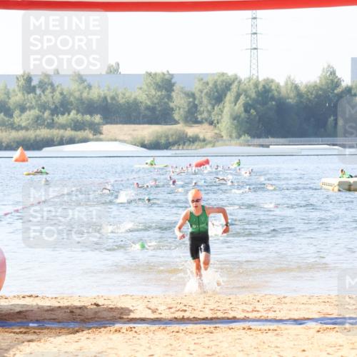 01.09.2024 - 17. Tribühne Triathlon Luisa Fischer http://msf.ph/oto/6921941 01.09.2024 09:28:52 Schwimmen 57 meine-sportfotos.de