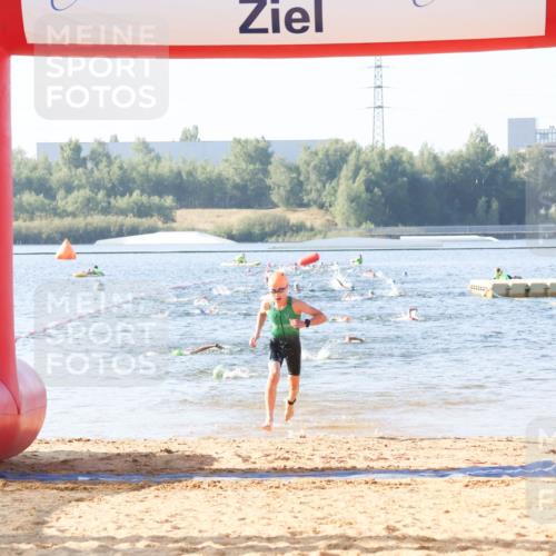 01.09.2024 - 17. Tribühne Triathlon Luisa Fischer http://msf.ph/oto/6921946 01.09.2024 09:28:53 Schwimmen 57 meine-sportfotos.de