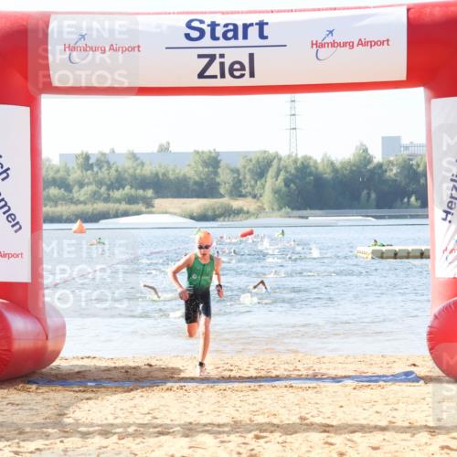 01.09.2024 - 17. Tribühne Triathlon Luisa Fischer http://msf.ph/oto/6921953 01.09.2024 09:28:54 Schwimmen 57 meine-sportfotos.de
