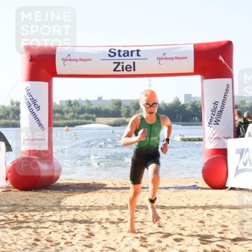 01.09.2024 - 17. Tribühne Triathlon Luisa Fischer http://msf.ph/oto/6921970 01.09.2024 09:28:56 Schwimmen 57, 134 meine-sportfotos.de