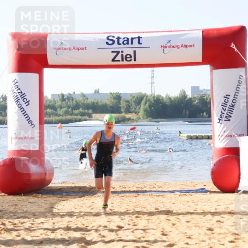 01.09.2024 - 17. Tribühne Triathlon Luisa Fischer http://msf.ph/oto/6922006 01.09.2024 09:29:04 Schwimmen 57, 94, 111, 134 meine-sportfotos.de