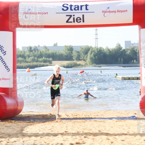 01.09.2024 - 17. Tribühne Triathlon Luisa Fischer http://msf.ph/oto/6922019 01.09.2024 09:29:06 Schwimmen 94, 111, 134, 135 meine-sportfotos.de