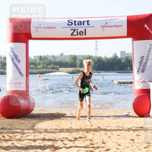 01.09.2024 - 17. Tribühne Triathlon Luisa Fischer http://msf.ph/oto/6922042 01.09.2024 09:29:10 Schwimmen 94, 111, 134, 135 meine-sportfotos.de