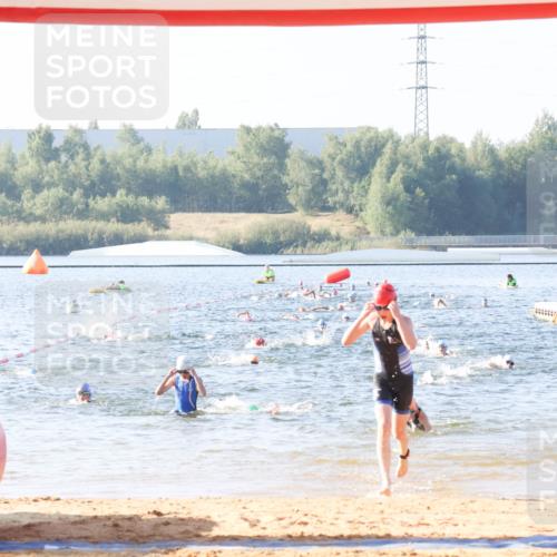 01.09.2024 - 17. Tribühne Triathlon Luisa Fischer http://msf.ph/oto/6922089 01.09.2024 09:29:22 Schwimmen 89, 114, 135 meine-sportfotos.de