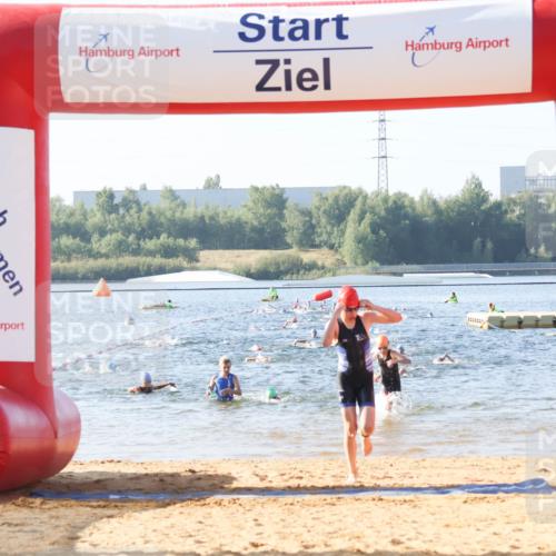 01.09.2024 - 17. Tribühne Triathlon Luisa Fischer http://msf.ph/oto/6922096 01.09.2024 09:29:23 Schwimmen 71, 89, 114, 135 meine-sportfotos.de