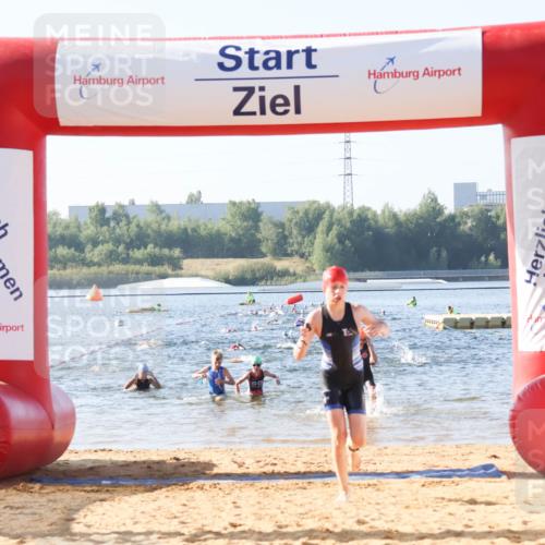 01.09.2024 - 17. Tribühne Triathlon Luisa Fischer http://msf.ph/oto/6922103 01.09.2024 09:29:25 Schwimmen 71, 89, 114, 131 meine-sportfotos.de