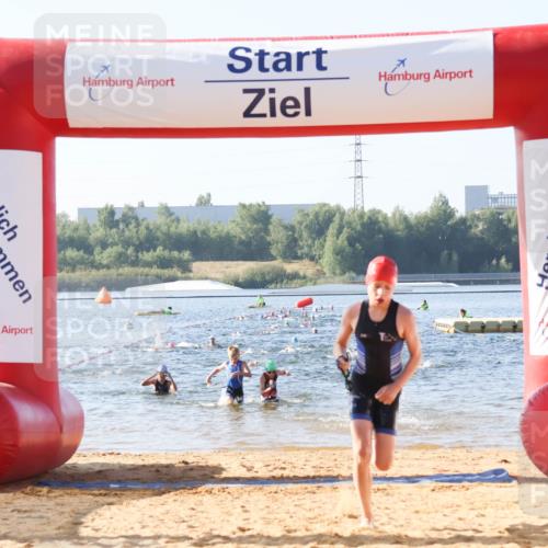 01.09.2024 - 17. Tribühne Triathlon Luisa Fischer http://msf.ph/oto/6922107 01.09.2024 09:29:25 Schwimmen 71, 89, 114, 131 meine-sportfotos.de