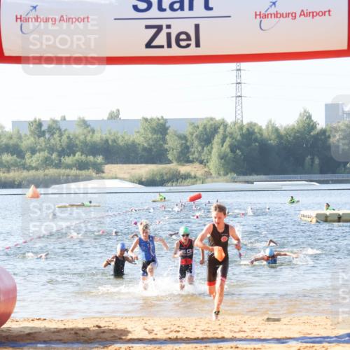 01.09.2024 - 17. Tribühne Triathlon Luisa Fischer http://msf.ph/oto/6922121 01.09.2024 09:29:27 Schwimmen 71, 89, 114, 119, 131 meine-sportfotos.de