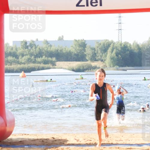 01.09.2024 - 17. Tribühne Triathlon Luisa Fischer http://msf.ph/oto/6922158 01.09.2024 09:29:35 Schwimmen 71, 89, 119, 131, 132 meine-sportfotos.de