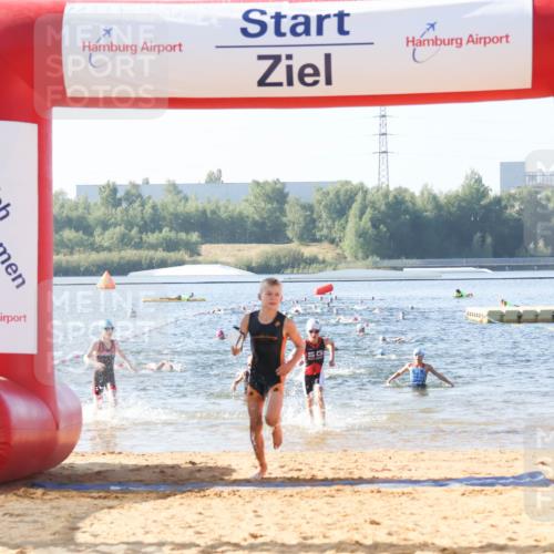 01.09.2024 - 17. Tribühne Triathlon Luisa Fischer http://msf.ph/oto/6922213 01.09.2024 09:29:44 Schwimmen 67, 90, 119, 130, 132, 133 meine-sportfotos.de