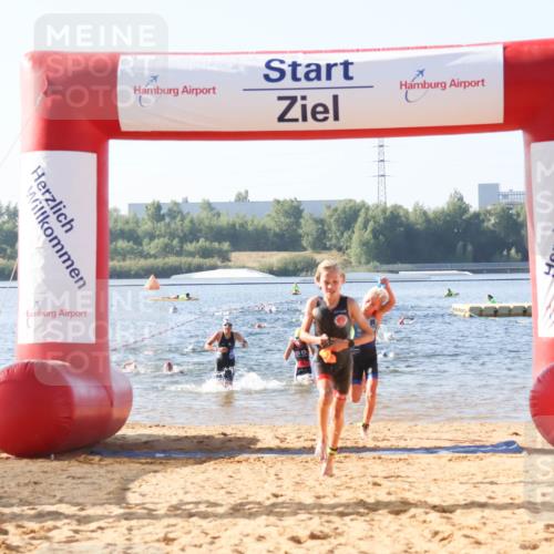 01.09.2024 - 17. Tribühne Triathlon Luisa Fischer http://msf.ph/oto/6922269 01.09.2024 09:29:52 Schwimmen 66, 67, 90, 106, 110, 130, 133 meine-sportfotos.de