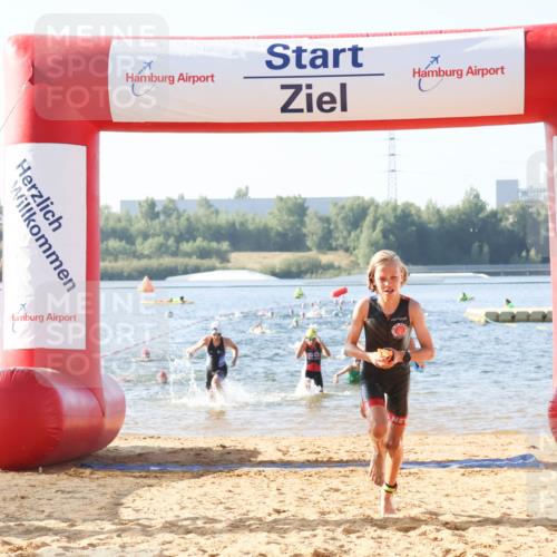 01.09.2024 - 17. Tribühne Triathlon Luisa Fischer http://msf.ph/oto/6922275 01.09.2024 09:29:52 Schwimmen 66, 67, 90, 106, 110, 130, 133 meine-sportfotos.de