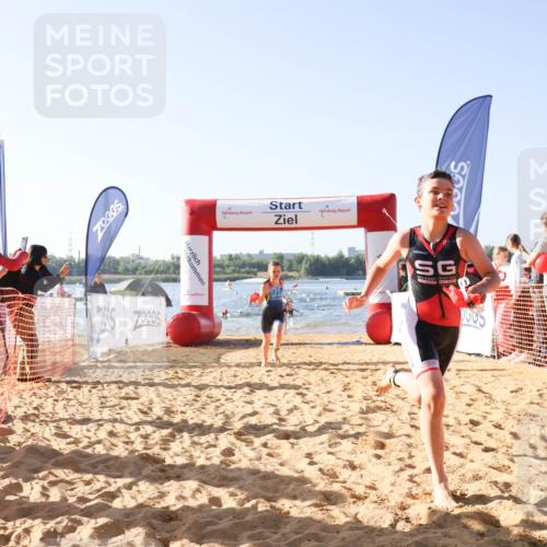 01.09.2024 - 17. Tribühne Triathlon Luisa Fischer http://msf.ph/oto/6922332 01.09.2024 09:30:05 Schwimmen 62, 66, 79, 84, 110, 125 meine-sportfotos.de