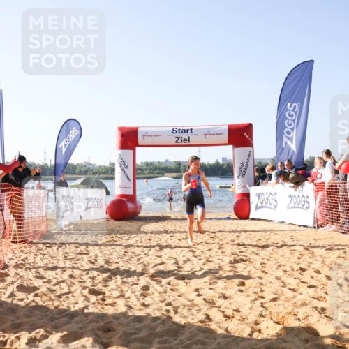 01.09.2024 - 17. Tribühne Triathlon Luisa Fischer http://msf.ph/oto/6922335 01.09.2024 09:30:06 Schwimmen 62, 66, 79, 84, 110, 125 meine-sportfotos.de