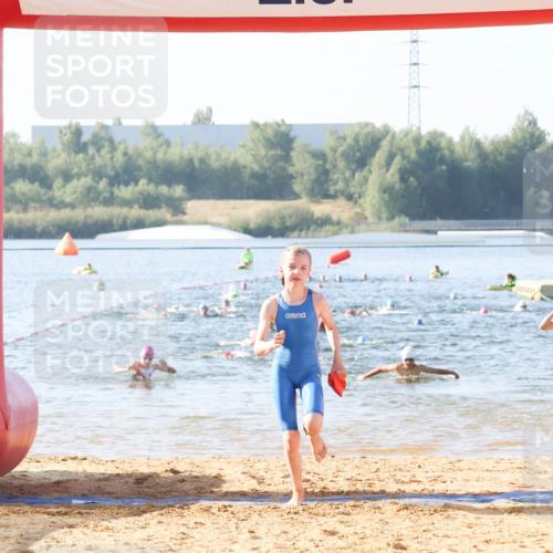 01.09.2024 - 17. Tribühne Triathlon Luisa Fischer http://msf.ph/oto/6922373 01.09.2024 09:30:21 Schwimmen 65, 68, 96, 103, 112 meine-sportfotos.de