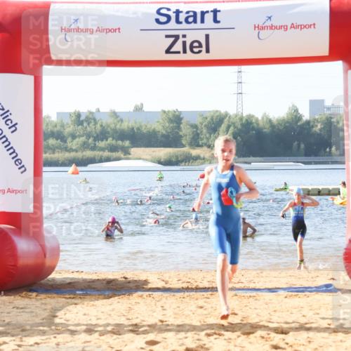 01.09.2024 - 17. Tribühne Triathlon Luisa Fischer http://msf.ph/oto/6922379 01.09.2024 09:30:22 Schwimmen 65, 68, 96, 103, 112, 127 meine-sportfotos.de