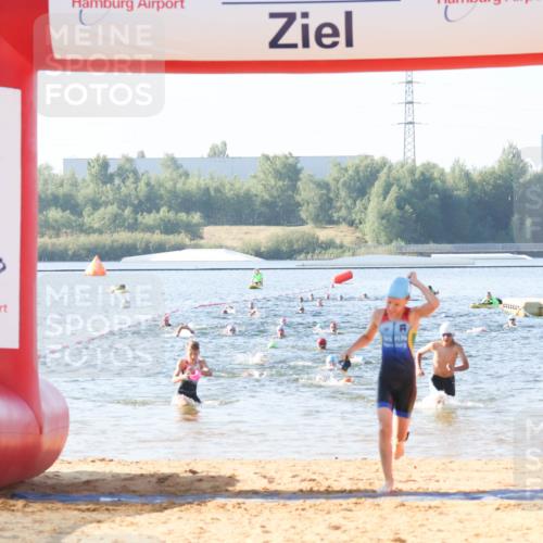 01.09.2024 - 17. Tribühne Triathlon Luisa Fischer http://msf.ph/oto/6922388 01.09.2024 09:30:25 Schwimmen 63, 65, 68, 96, 103, 112, 127 meine-sportfotos.de