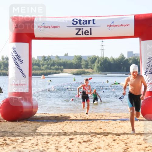 01.09.2024 - 17. Tribühne Triathlon Luisa Fischer http://msf.ph/oto/6922410 01.09.2024 09:30:30 Schwimmen 63, 96, 112, 124, 127 meine-sportfotos.de