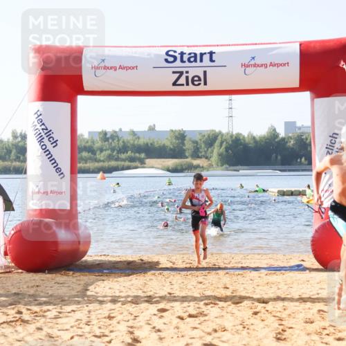 01.09.2024 - 17. Tribühne Triathlon Luisa Fischer http://msf.ph/oto/6922412 01.09.2024 09:30:31 Schwimmen 63, 96, 112, 124, 127 meine-sportfotos.de