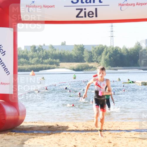 01.09.2024 - 17. Tribühne Triathlon Luisa Fischer http://msf.ph/oto/6922413 01.09.2024 09:30:32 Schwimmen 63, 96, 124, 127 meine-sportfotos.de