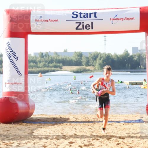 01.09.2024 - 17. Tribühne Triathlon Luisa Fischer http://msf.ph/oto/6922415 01.09.2024 09:30:32 Schwimmen 63, 96, 124, 127 meine-sportfotos.de