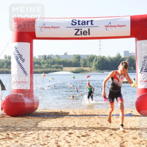 01.09.2024 - 17. Tribühne Triathlon Luisa Fischer http://msf.ph/oto/6922417 01.09.2024 09:30:33 Schwimmen 63, 85, 96, 124, 127 meine-sportfotos.de