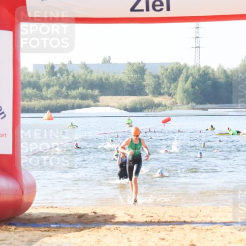 01.09.2024 - 17. Tribühne Triathlon Luisa Fischer http://msf.ph/oto/6922421 01.09.2024 09:30:34 Schwimmen 63, 85, 96, 124, 127 meine-sportfotos.de
