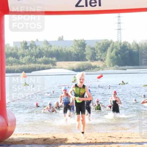 01.09.2024 - 17. Tribühne Triathlon Luisa Fischer http://msf.ph/oto/6922487 01.09.2024 09:30:58 Schwimmen 70, 81, 86, 88, 92, 113, 136 meine-sportfotos.de