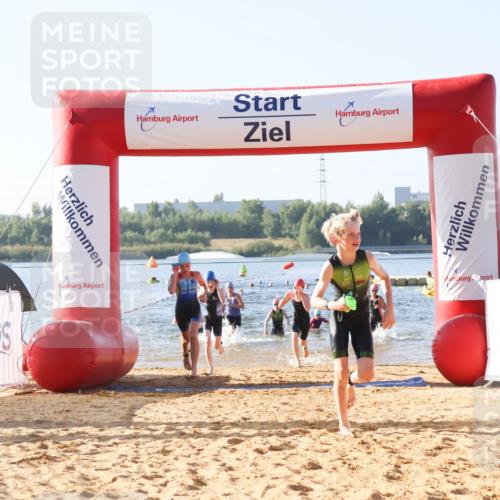 01.09.2024 - 17. Tribühne Triathlon Luisa Fischer http://msf.ph/oto/6922501 01.09.2024 09:31:01 Schwimmen 70, 75, 78, 81, 86, 88, 92, 104, 113, 128, 136 meine-sportfotos.de