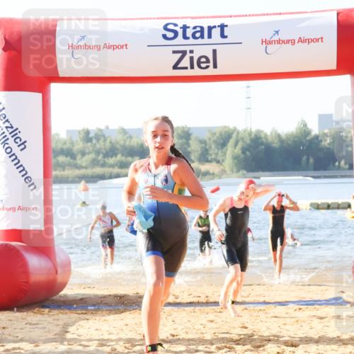 01.09.2024 - 17. Tribühne Triathlon Luisa Fischer http://msf.ph/oto/6922509 01.09.2024 09:31:03 Schwimmen 70, 75, 78, 81, 86, 88, 92, 104, 113, 128, 136 meine-sportfotos.de