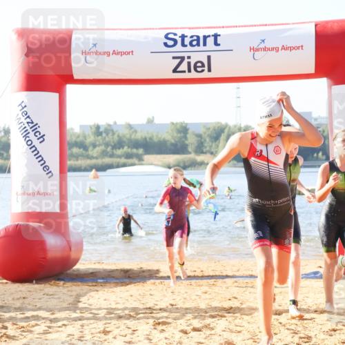 01.09.2024 - 17. Tribühne Triathlon Luisa Fischer http://msf.ph/oto/6922533 01.09.2024 09:31:09 Schwimmen 58, 70, 75, 77, 78, 81, 86, 92, 104, 113, 128, 129, 136 meine-sportfotos.de