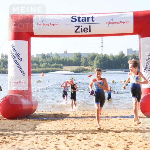 01.09.2024 - 17. Tribühne Triathlon Luisa Fischer http://msf.ph/oto/6922553 01.09.2024 09:31:14 Schwimmen 58, 75, 77, 78, 81, 86, 87, 97, 104, 128, 129 meine-sportfotos.de