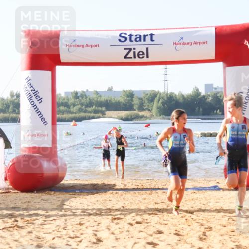 01.09.2024 - 17. Tribühne Triathlon Luisa Fischer http://msf.ph/oto/6922555 01.09.2024 09:31:14 Schwimmen 58, 75, 77, 78, 81, 86, 87, 97, 104, 128, 129 meine-sportfotos.de