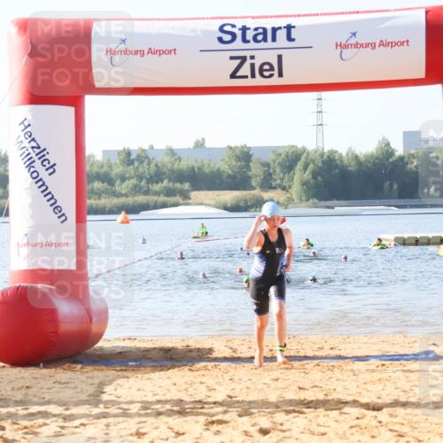 01.09.2024 - 17. Tribühne Triathlon Luisa Fischer http://msf.ph/oto/6922614 01.09.2024 09:31:32 Schwimmen 122 meine-sportfotos.de