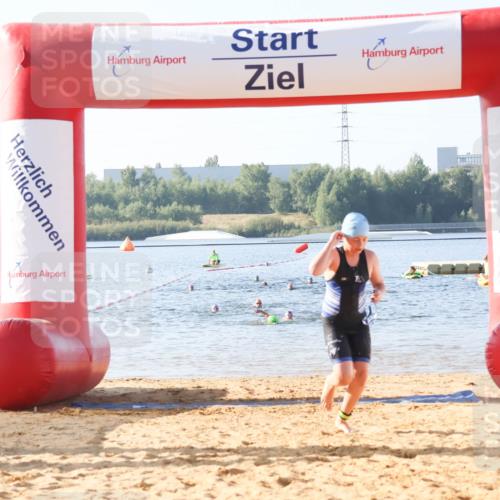 01.09.2024 - 17. Tribühne Triathlon Luisa Fischer http://msf.ph/oto/6922619 01.09.2024 09:31:32 Schwimmen 122 meine-sportfotos.de