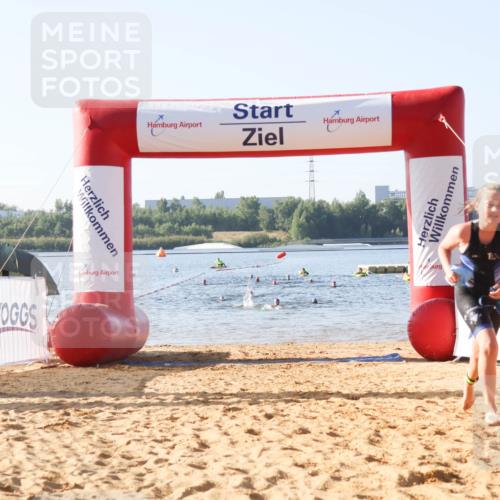 01.09.2024 - 17. Tribühne Triathlon Luisa Fischer http://msf.ph/oto/6922624 01.09.2024 09:31:34 Schwimmen 122 meine-sportfotos.de