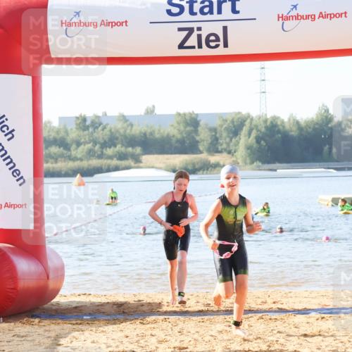 01.09.2024 - 17. Tribühne Triathlon Luisa Fischer http://msf.ph/oto/6922722 01.09.2024 09:31:58 Schwimmen 102, 116, 121, 123 meine-sportfotos.de