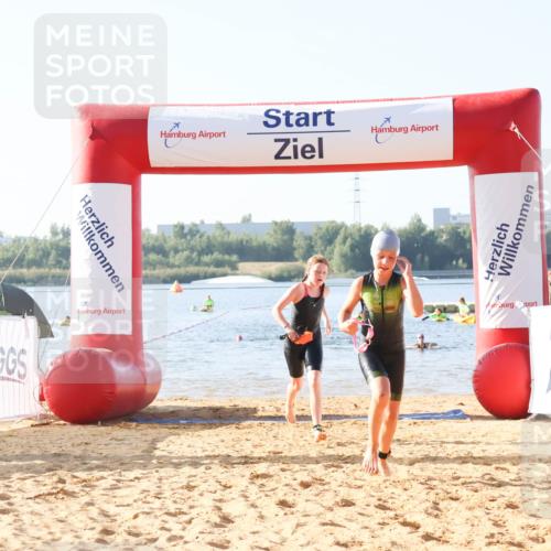 01.09.2024 - 17. Tribühne Triathlon Luisa Fischer http://msf.ph/oto/6922728 01.09.2024 09:31:59 Schwimmen 102, 116, 121, 123 meine-sportfotos.de