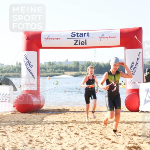 01.09.2024 - 17. Tribühne Triathlon Luisa Fischer http://msf.ph/oto/6922731 01.09.2024 09:32:00 Schwimmen 102, 123 meine-sportfotos.de