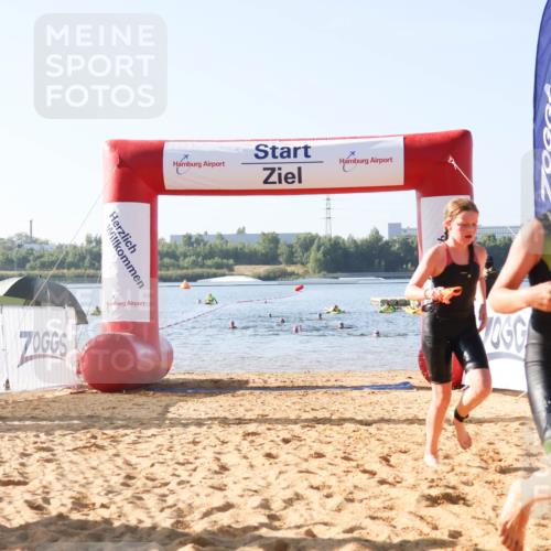 01.09.2024 - 17. Tribühne Triathlon Luisa Fischer http://msf.ph/oto/6922739 01.09.2024 09:32:01 Schwimmen 102, 123 meine-sportfotos.de