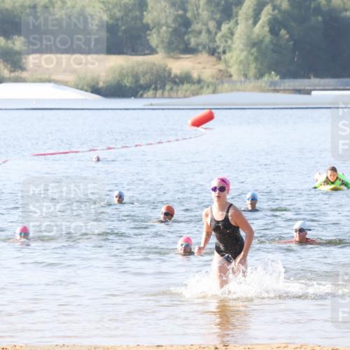 01.09.2024 - 17. Tribühne Triathlon Luisa Fischer http://msf.ph/oto/6922743 01.09.2024 09:32:08 Schwimmen 95, 123 meine-sportfotos.de