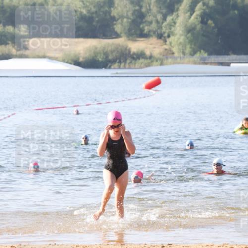 01.09.2024 - 17. Tribühne Triathlon Luisa Fischer http://msf.ph/oto/6922752 01.09.2024 09:32:09 Schwimmen 95, 123 meine-sportfotos.de