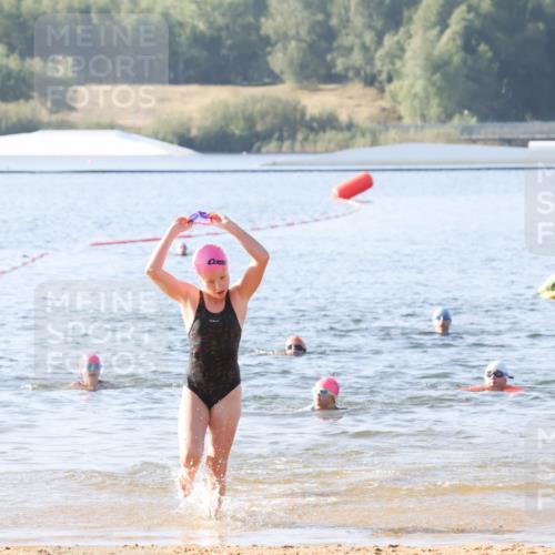 01.09.2024 - 17. Tribühne Triathlon Luisa Fischer http://msf.ph/oto/6922756 01.09.2024 09:32:10 Schwimmen 95 meine-sportfotos.de