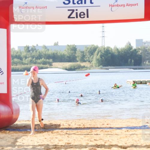 01.09.2024 - 17. Tribühne Triathlon Luisa Fischer http://msf.ph/oto/6922772 01.09.2024 09:32:13 Schwimmen 95 meine-sportfotos.de