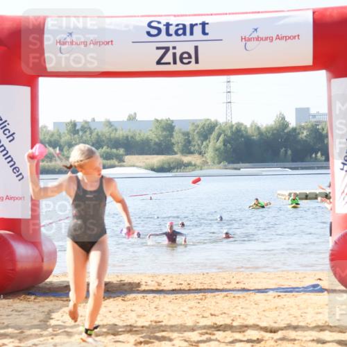 01.09.2024 - 17. Tribühne Triathlon Luisa Fischer http://msf.ph/oto/6922780 01.09.2024 09:32:15 Schwimmen 95 meine-sportfotos.de