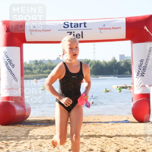 01.09.2024 - 17. Tribühne Triathlon Luisa Fischer http://msf.ph/oto/6922787 01.09.2024 09:32:16 Schwimmen 95 meine-sportfotos.de
